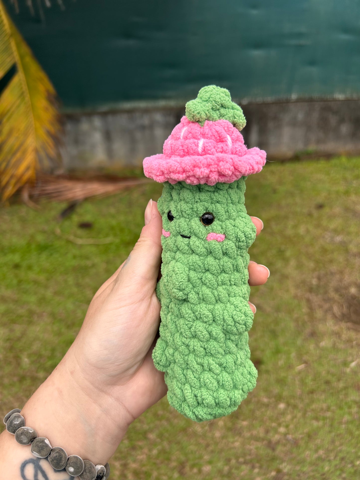 Cornichon chapeau fraise